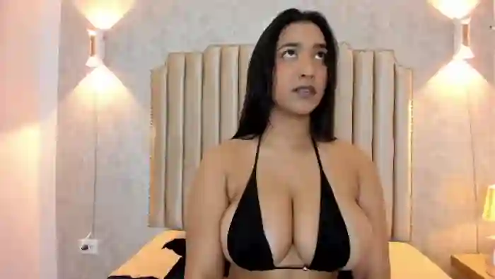 naisha-rousell