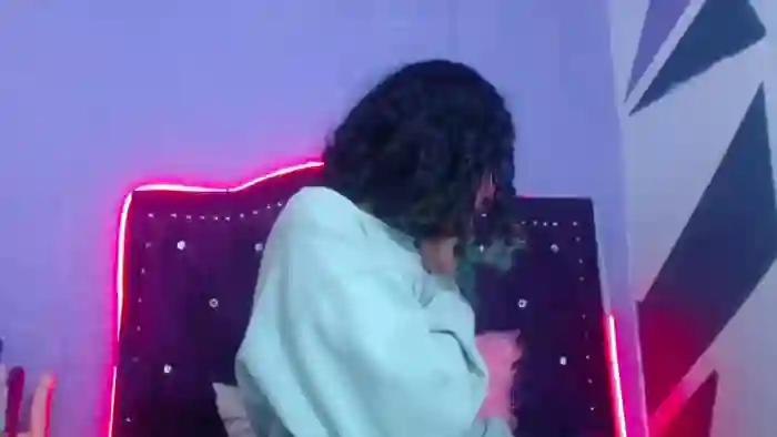 petite-ariana