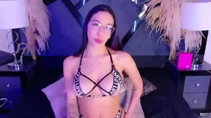 kylie-whitee