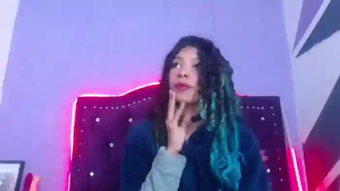 petite-ariana