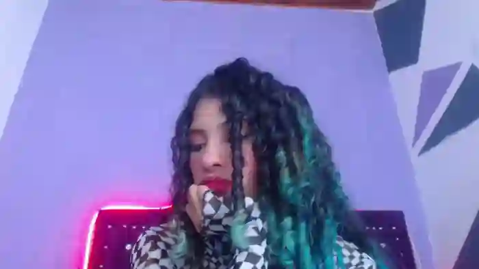 petite-ariana
