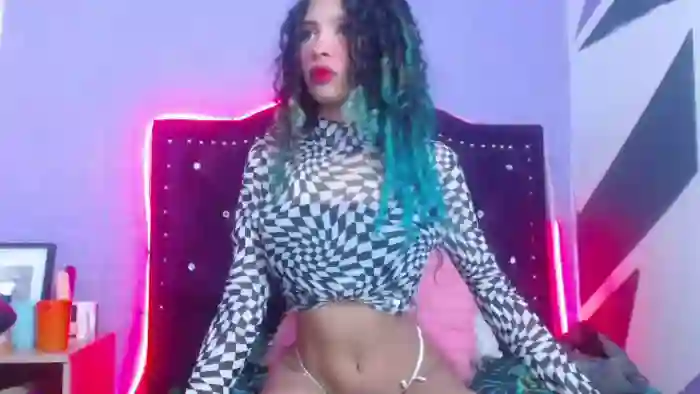 petite-ariana