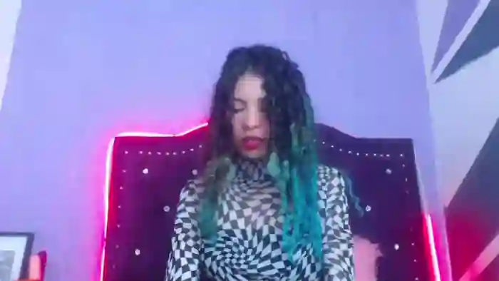 petite-ariana