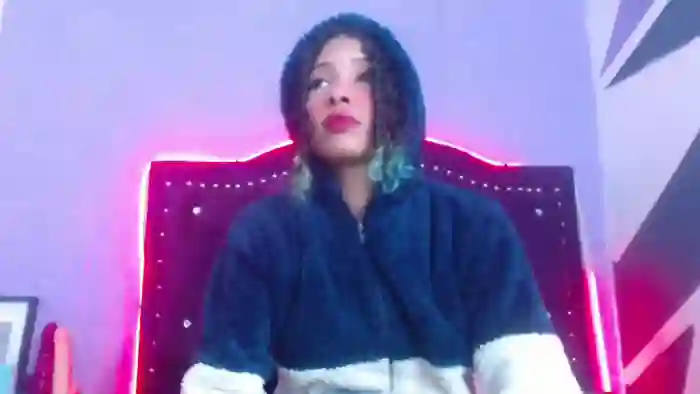 petite-ariana