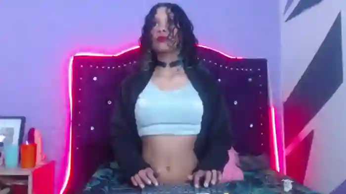 petite-ariana
