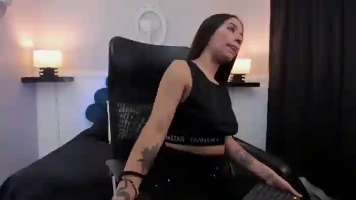 samanta-quinn