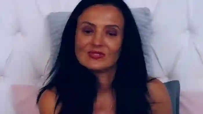 lauren-newton