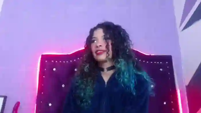 petite-ariana