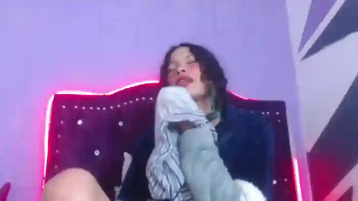 petite-ariana