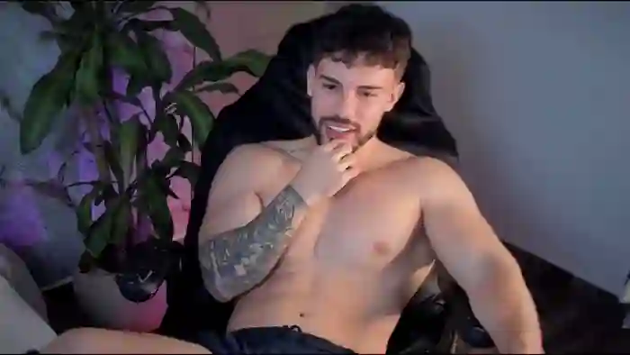 valenthino-king