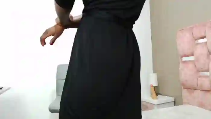 nahomy-hauwk
