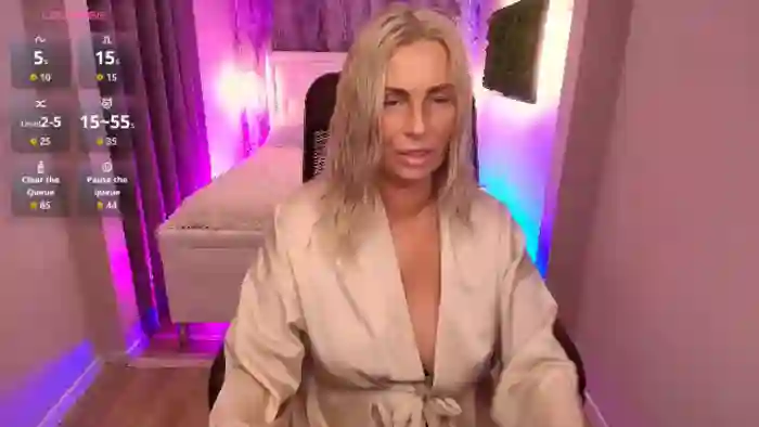 scarlett-mai