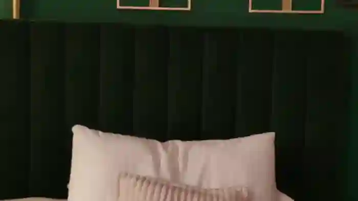 isabel-adams