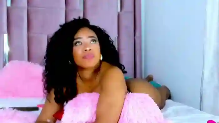 nahomy-jones