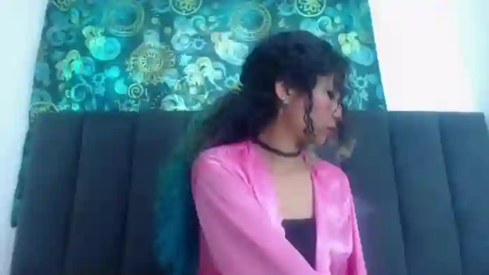 petite-ariana