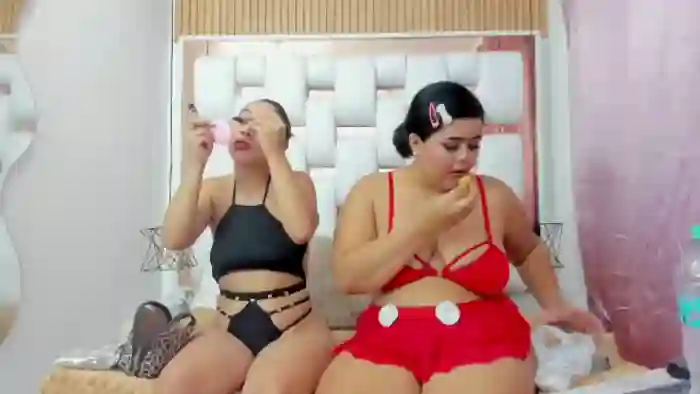 tifanny-smih-and-zoe-kruz