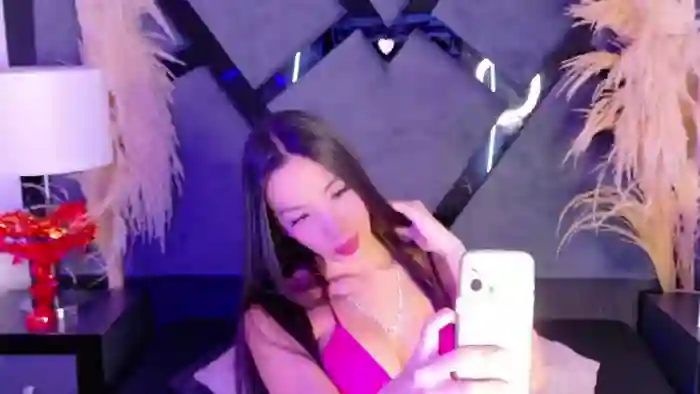 kylie-whitee
