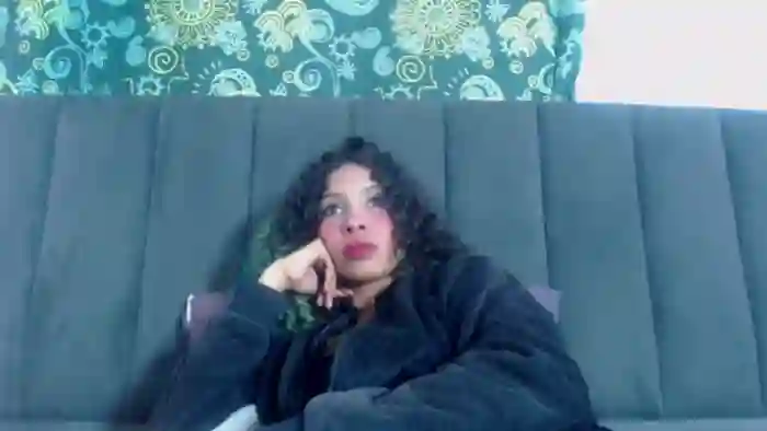 petite-ariana