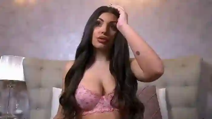 tara-alison