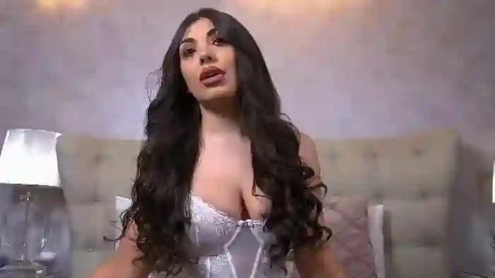 tara-alison