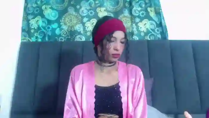 petite-ariana
