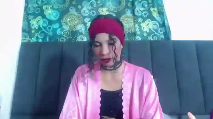 petite-ariana
