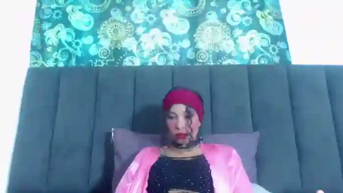 petite-ariana