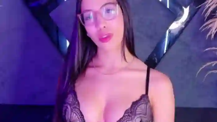 kylie-whitee