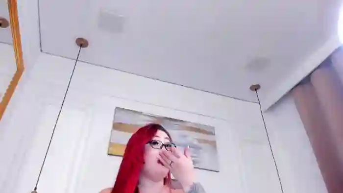 nikiita-red