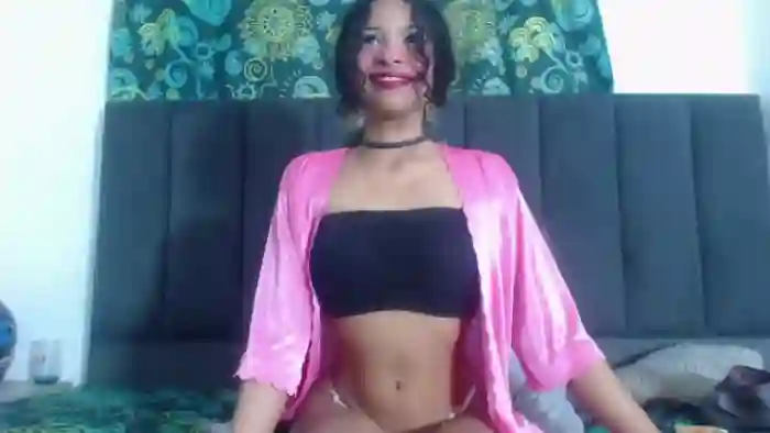 petite-ariana