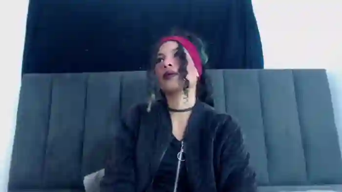 petite-ariana