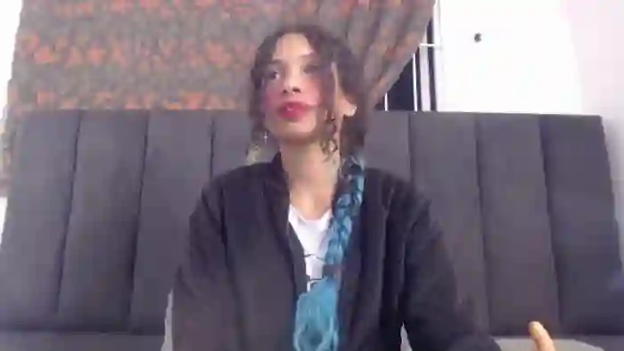 petite-ariana