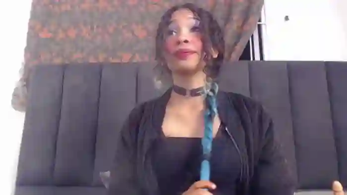 petite-ariana
