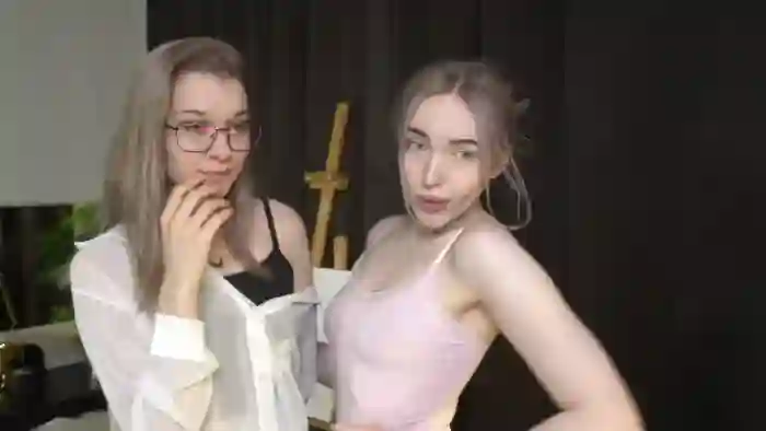 mae-beddingfield-and-sara-mauri