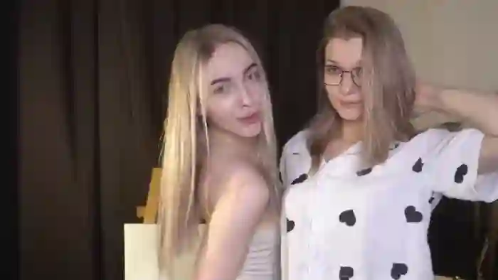 mae-beddingfield-and-sara-mauri