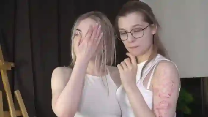 mae-beddingfield-and-sara-mauri