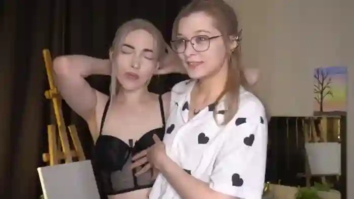 mae-beddingfield-and-sara-mauri