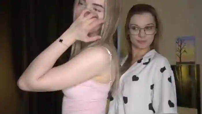 mae-beddingfield-and-sara-mauri