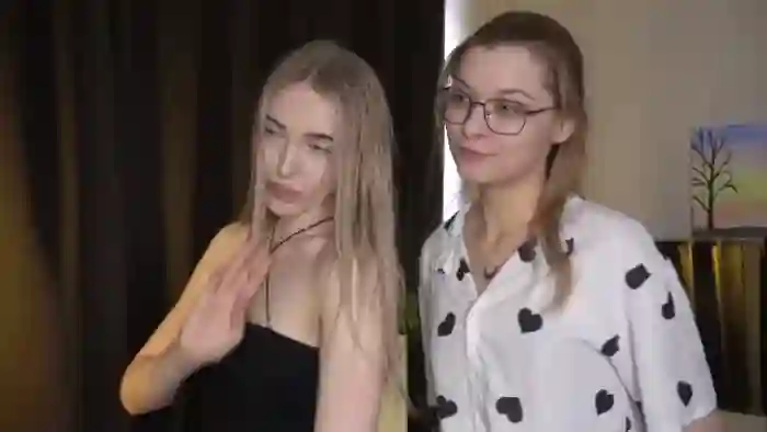 mae-beddingfield-and-sara-mauri