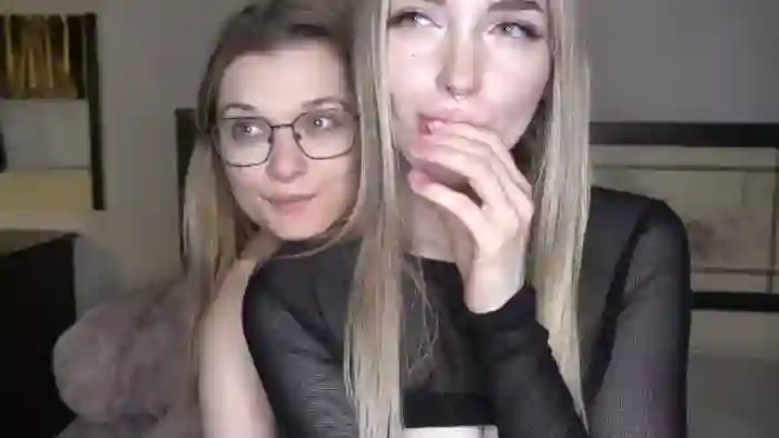 mae-beddingfield-and-sara-mauri