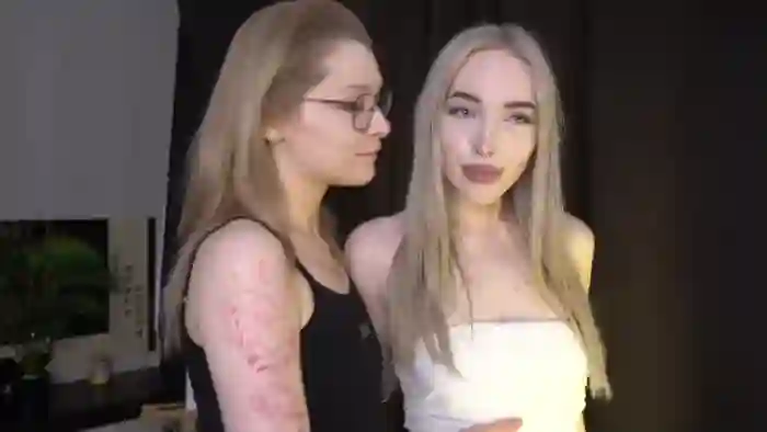 mae-beddingfield-and-sara-mauri