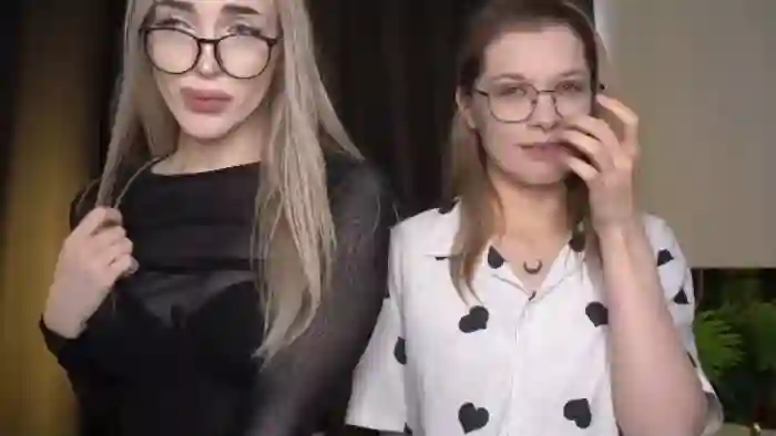 mae-beddingfield-and-sara-mauri