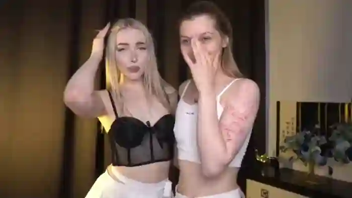 mae-beddingfield-and-sara-mauri