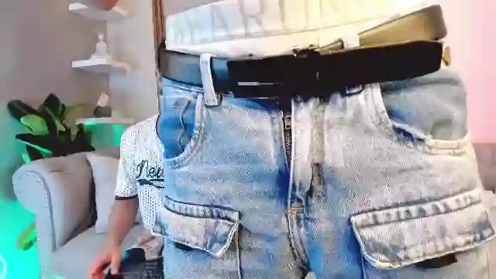 noaah-smithh-and-thomaas-jhonsonn