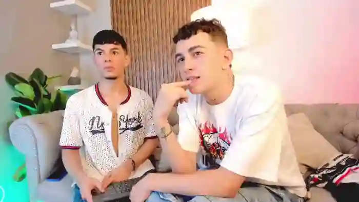 noaah-smithh-and-thomaas-jhonsonn