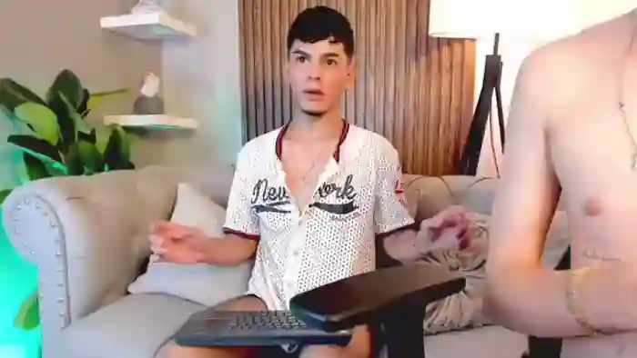 noaah-smithh-and-thomaas-jhonsonn