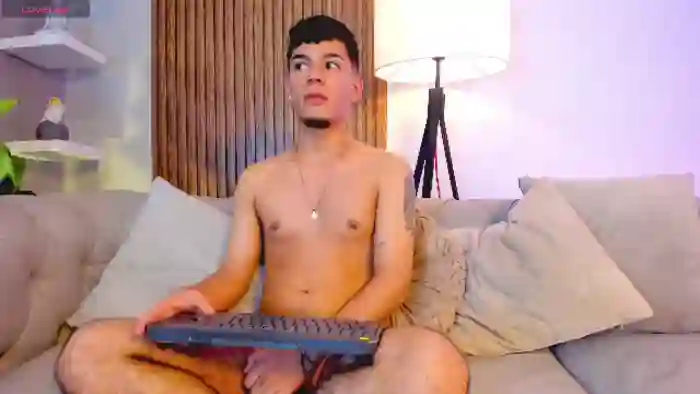 noaah-smithh-and-thomaas-jhonsonn