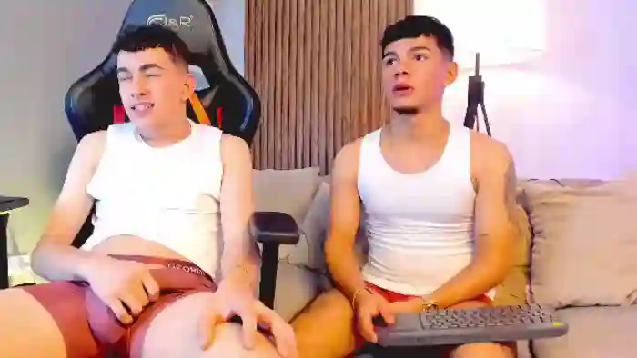 noaah-smithh-and-thomaas-jhonsonn