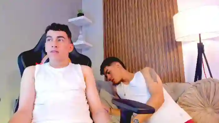 noaah-smithh-and-thomaas-jhonsonn