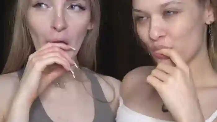 mae-beddingfield-and-sara-mauri